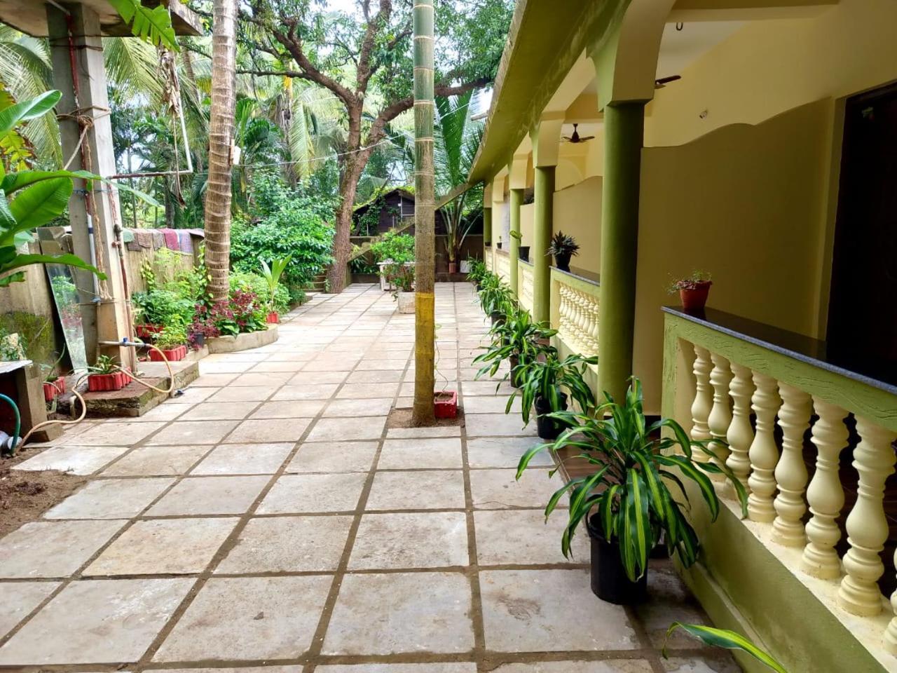 One Love Guest House Morjim Esterno foto